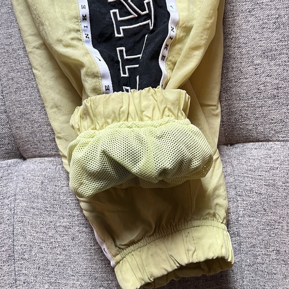 Pantalon style track suit Nike. - Picture 4 of 4